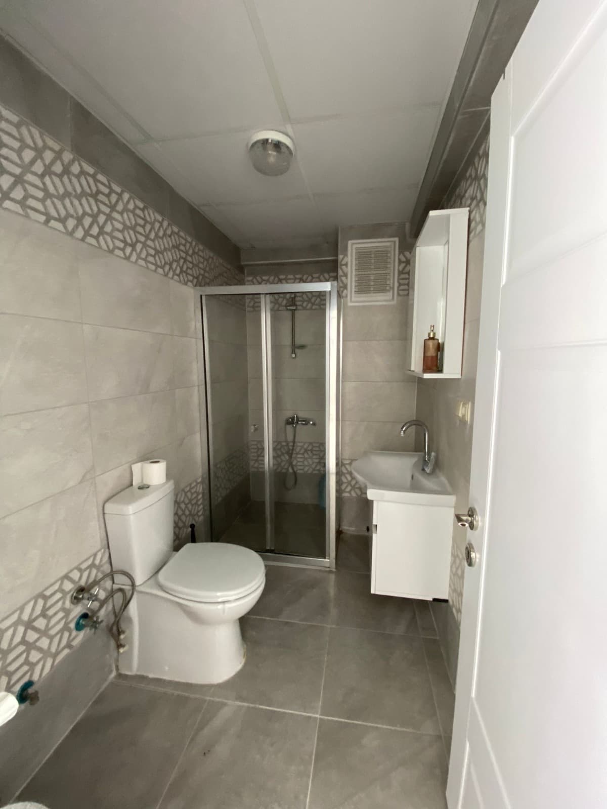 BİGA HAMDİBEY MAH. HÜSEYİN ONAN CADDESİNDE 2+1 SATILIK DAİRE
